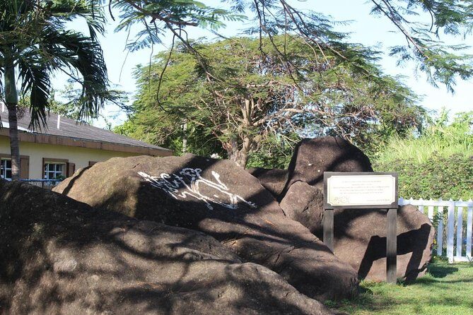 St Kitts Traditional Lunch & Half Day Island Tour - Old Road Town and Bloody Point: history with a heavier edge